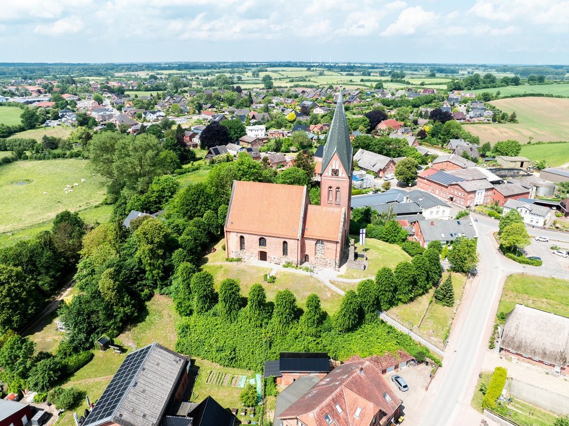 Blick auf eine Kirche